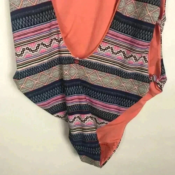 Red Carter Cali Knotted One-Piece Size Medium - Picture 5 of 8